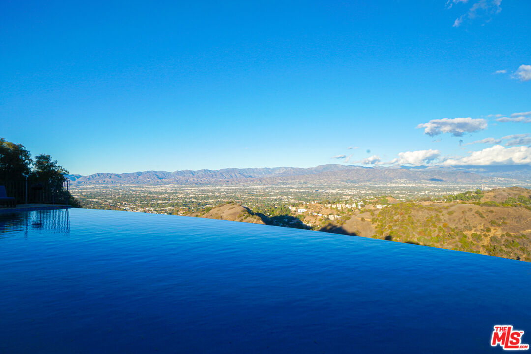 MLS #25-482391 image #9