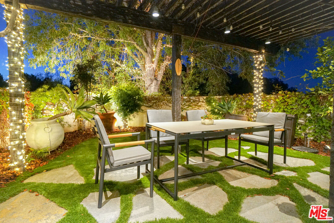 MLS #25-482391 image #11