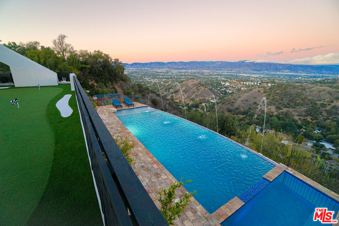 MLS #25-482391 image #8