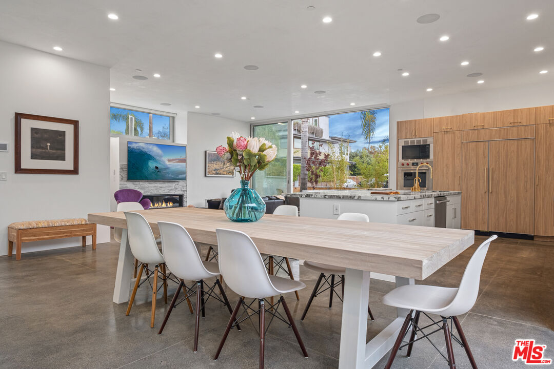 MLS #25-486273 image #3