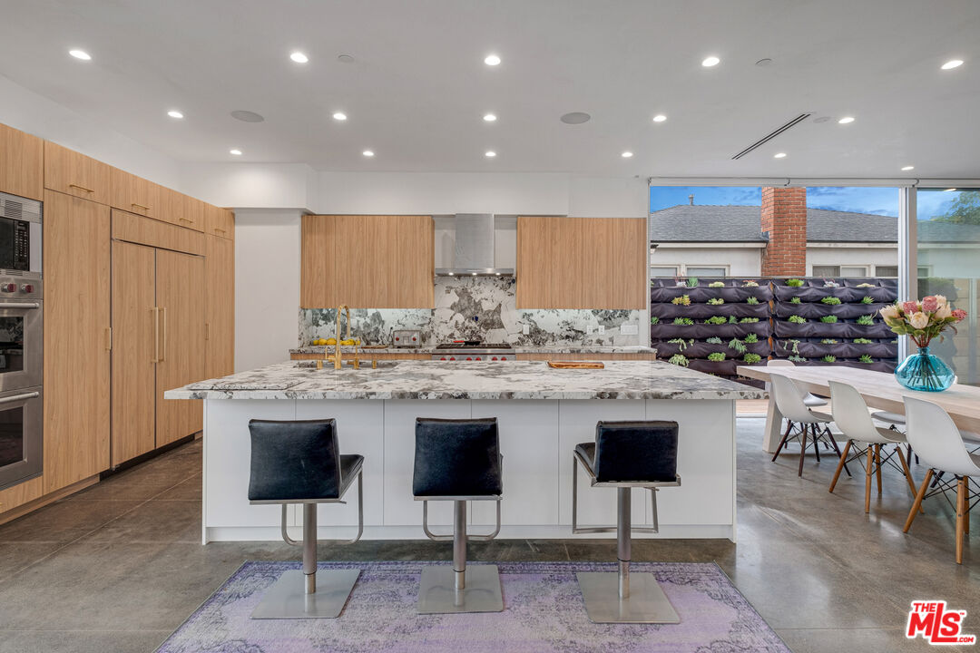 MLS #25-486273 image #5