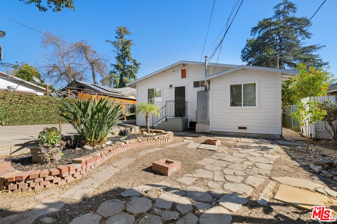 MLS #25-486847 image #9