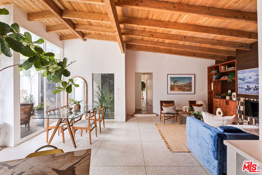 MLS #25-488369 image #10