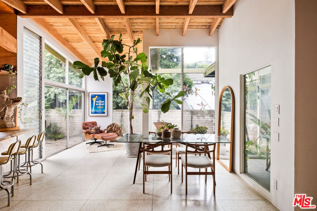 MLS #25-488369 image #11