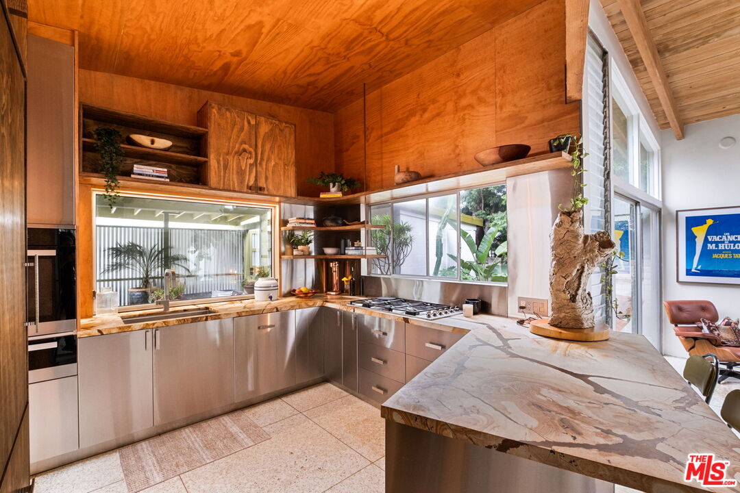 MLS #25-488369 image #16