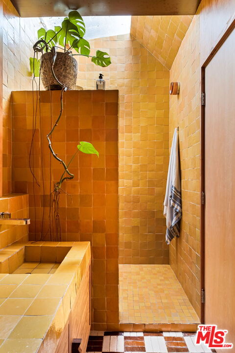 MLS #25-488369 image #28