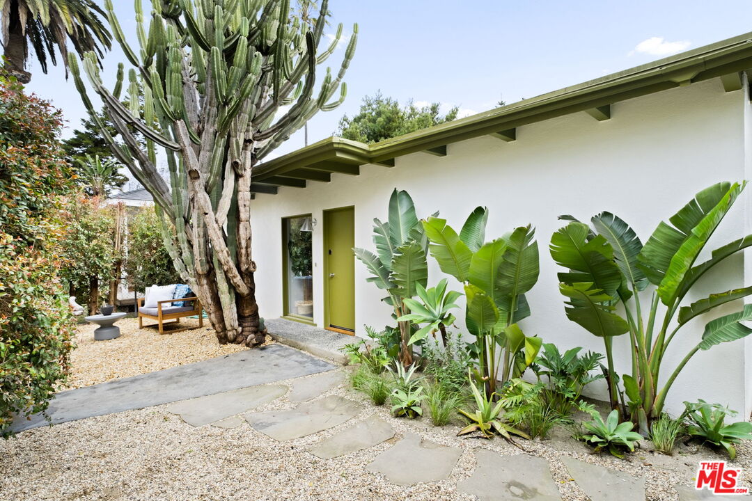 MLS #25-488369 image #4