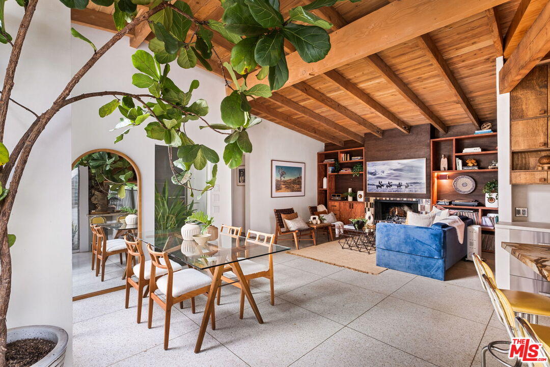 MLS #25-488369 image #0