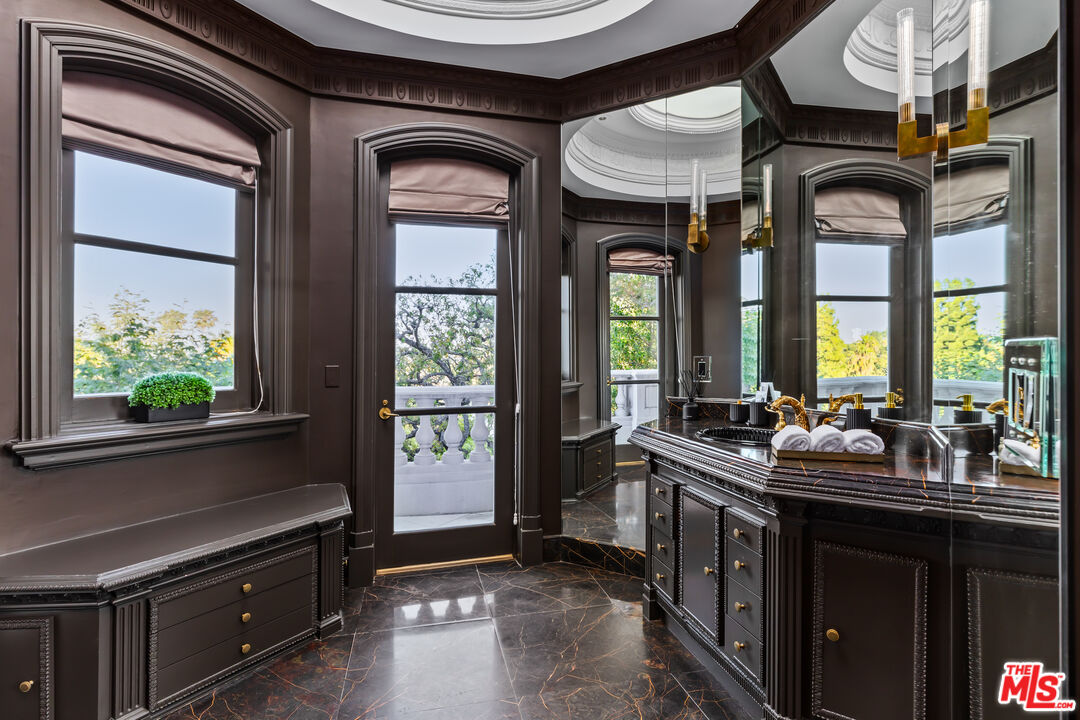 MLS #25-489101 image #26