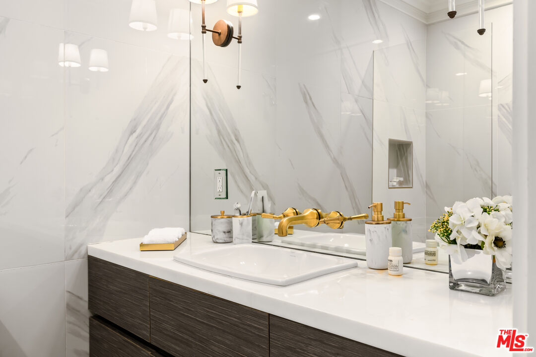 MLS #25-489101 image #48