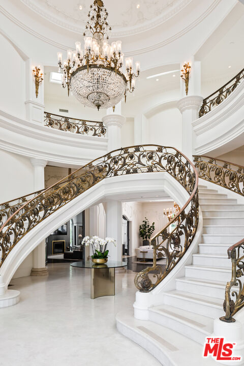 MLS #25-489101 image #4