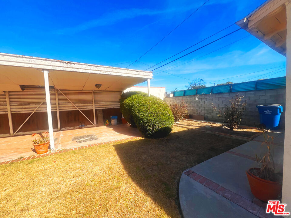 MLS #25-489599 image #12