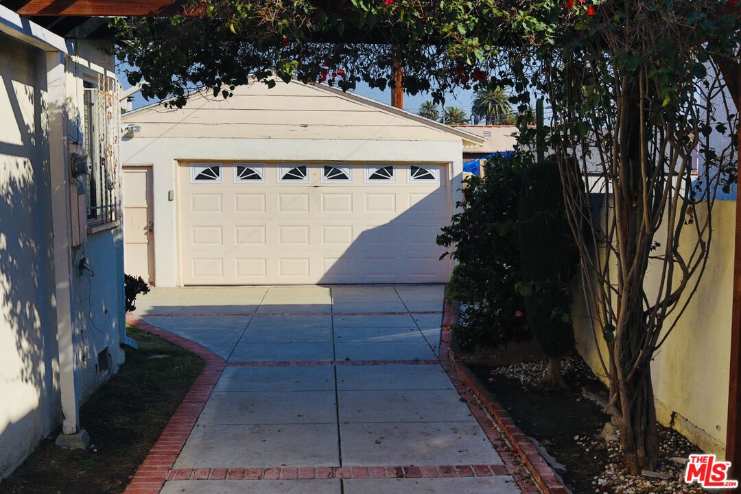 MLS #25-489599 image #20