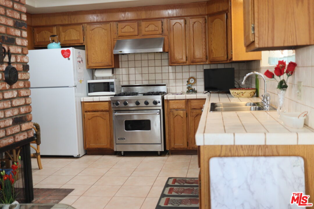 MLS #25-489599 image #23