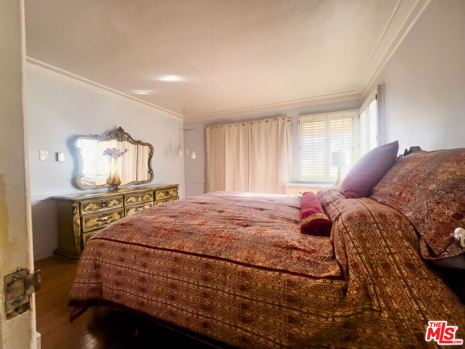 MLS #25-489599 image #7