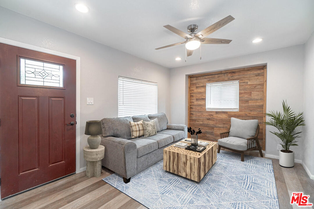 MLS #25497101 image #0