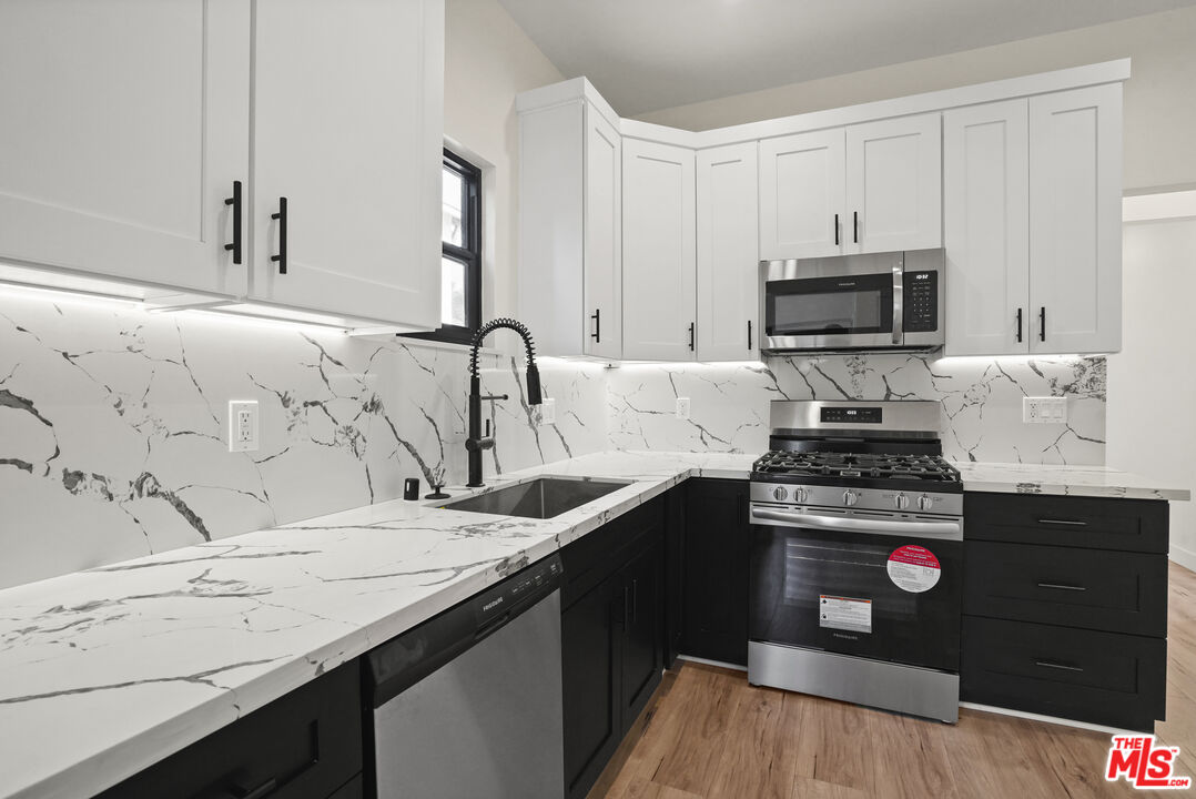 MLS #25502413 image #16