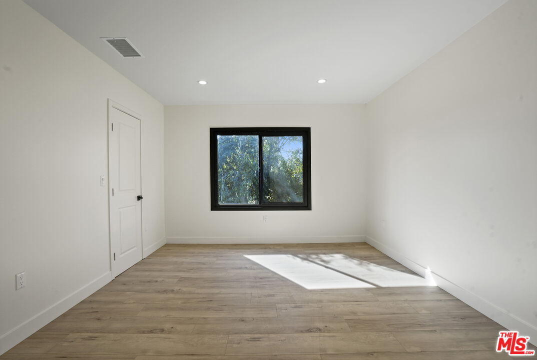 MLS #25502413 image #31