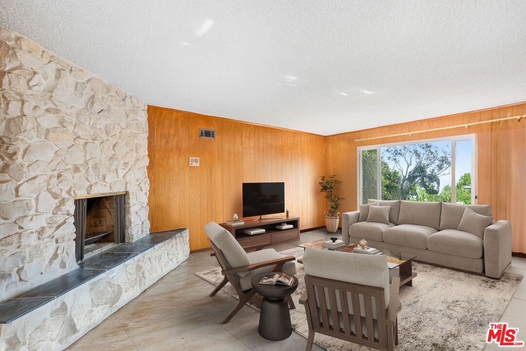 MLS #25504613 image #19