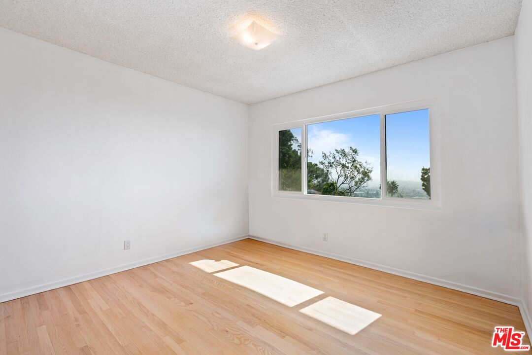 MLS #25504613 image #30