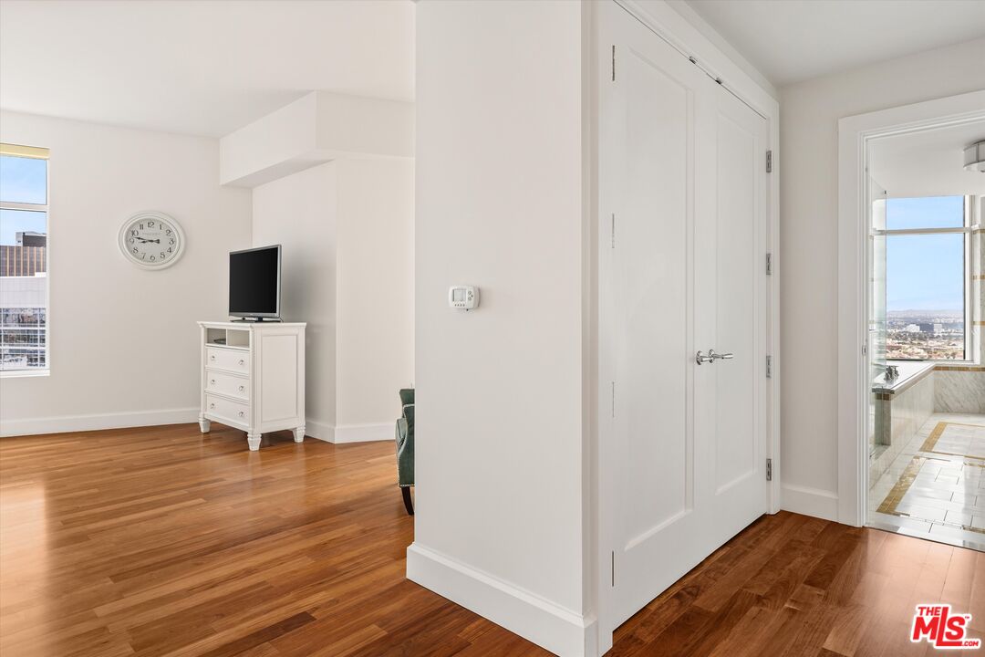 MLS #25507635 image #24