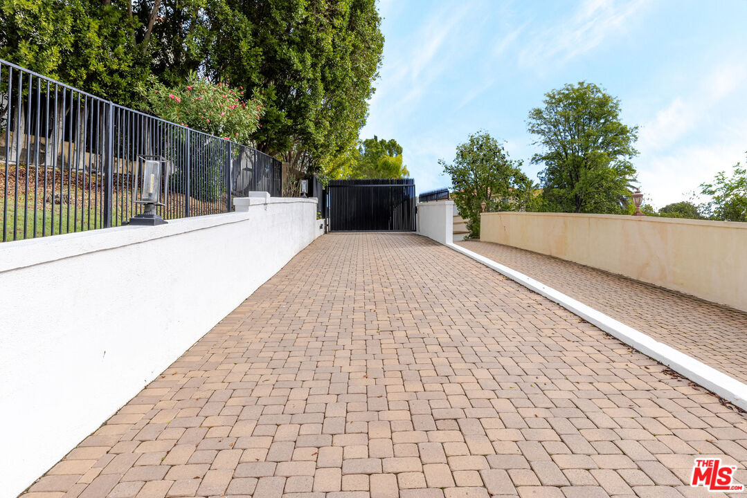 MLS #25512741 image #35