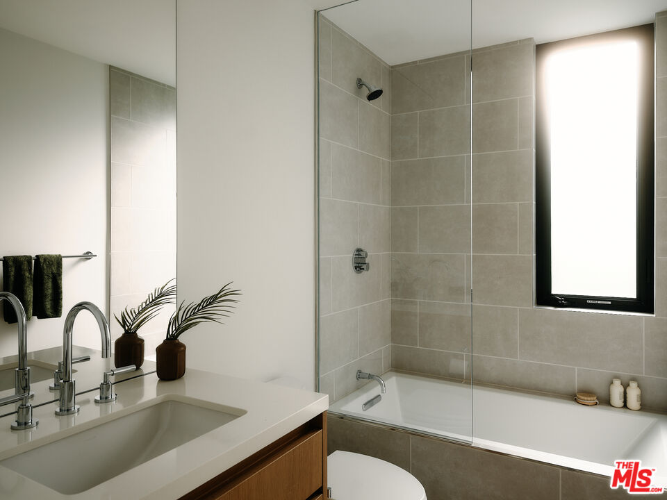 MLS #25513793 image #17