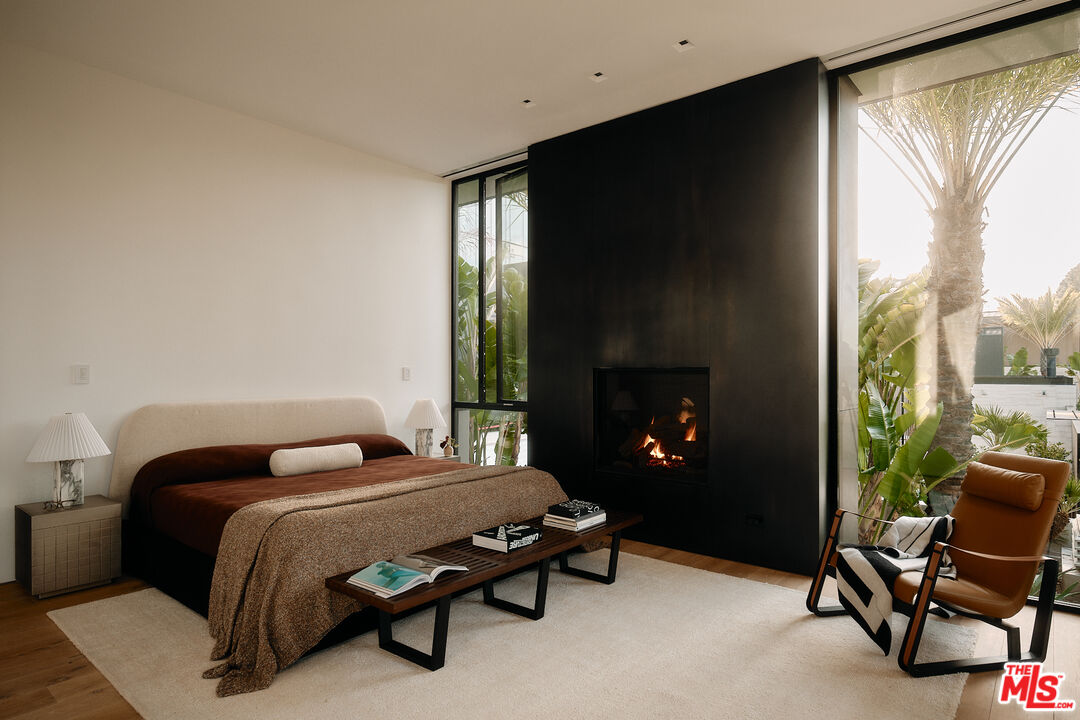 MLS #25513793 image #21