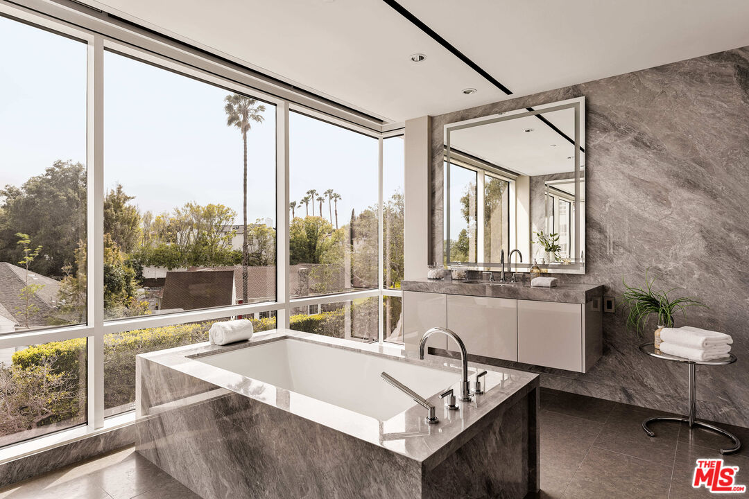 MLS #25514469 image #10