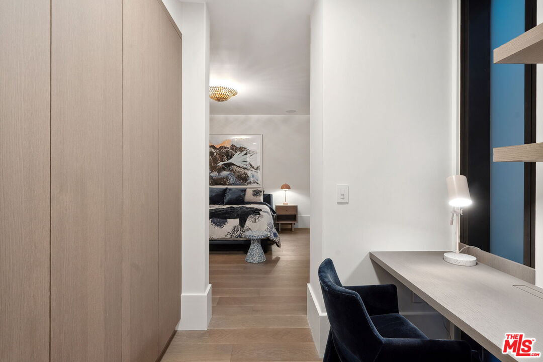 MLS #25516793 image #23