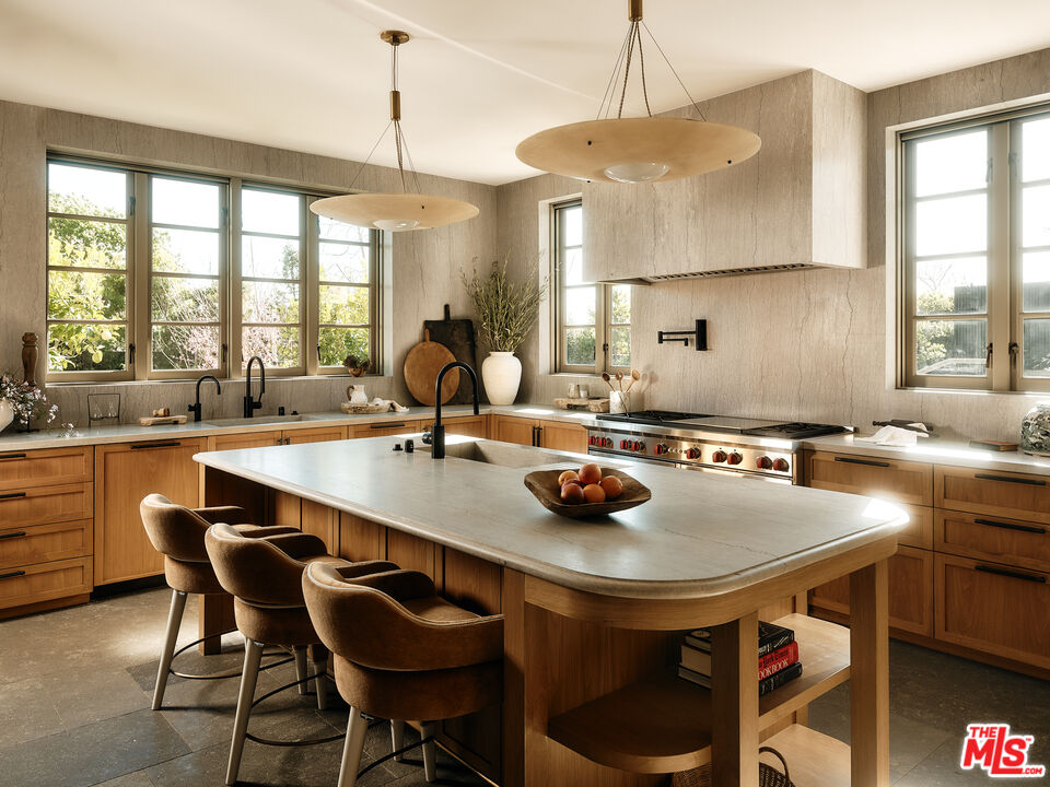 MLS #25516923 image #8