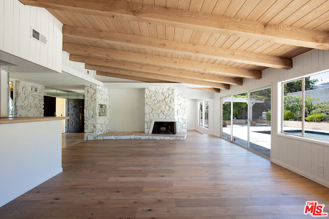 MLS #25517765 image #2