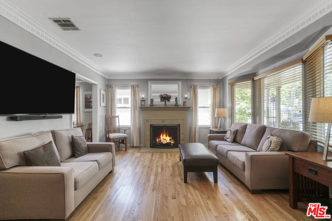 MLS #25521603 image #1