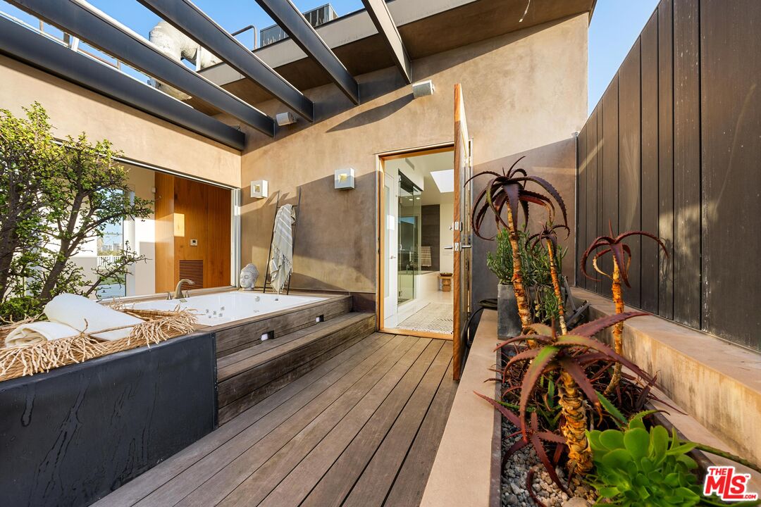 MLS #25525855 image #15