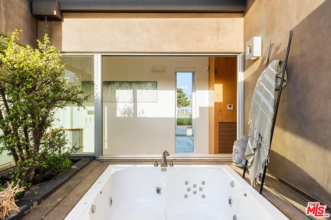 MLS #25525855 image #16