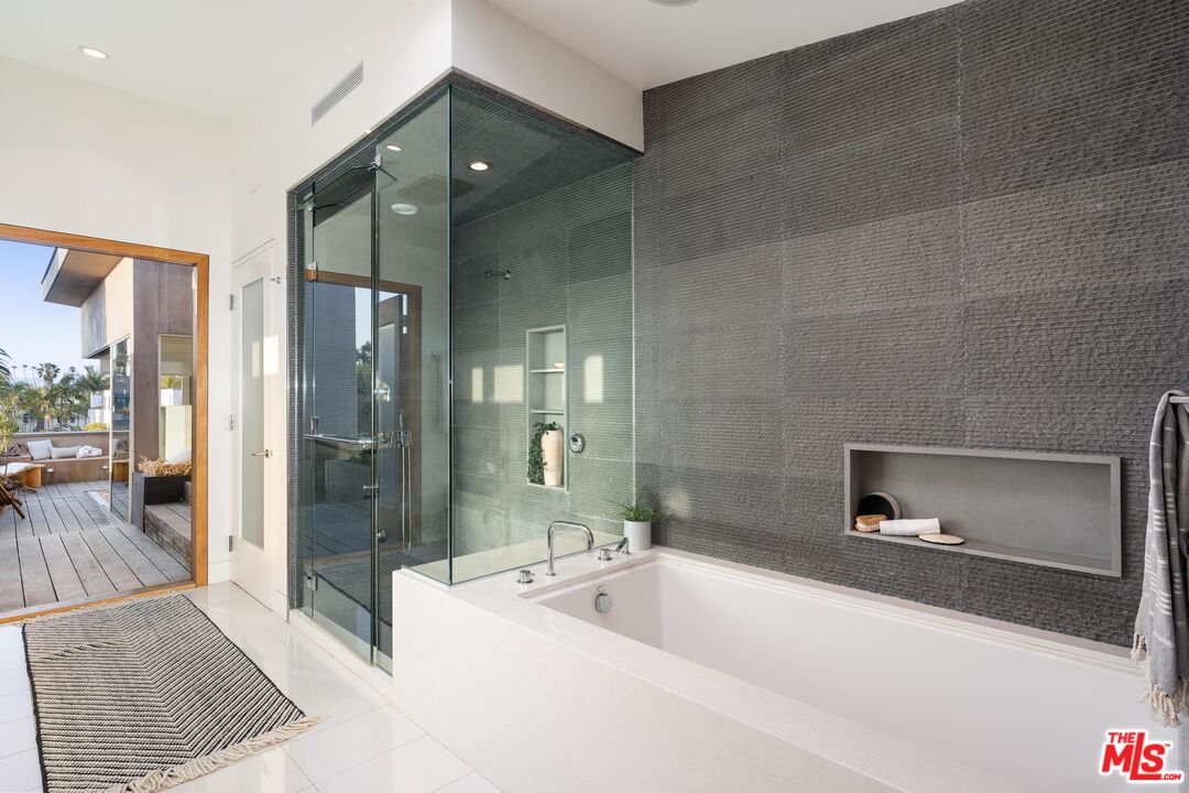 MLS #25525855 image #21