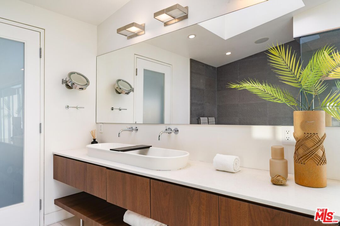 MLS #25525855 image #26