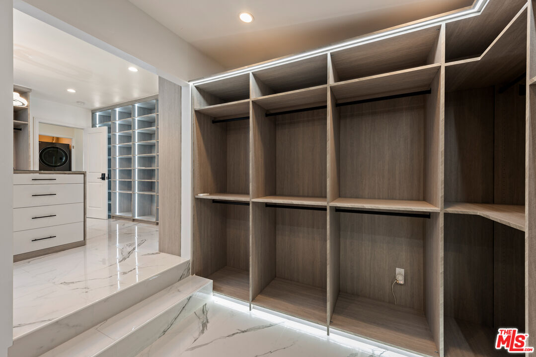 MLS #25527519 image #16