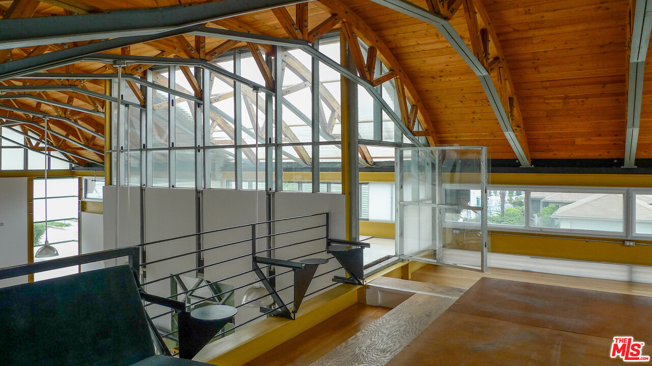 MLS #25530217 image #16