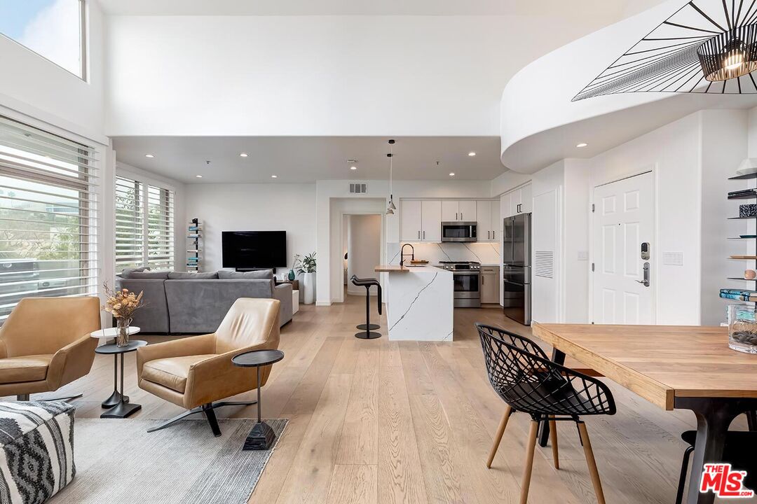 MLS #25531233 image #0