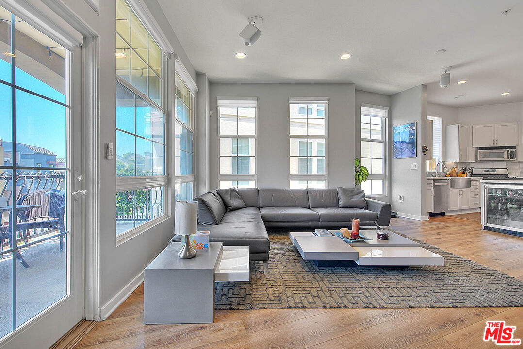 MLS #25533203 image #2