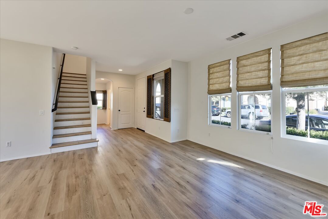 MLS #25533941 image #1