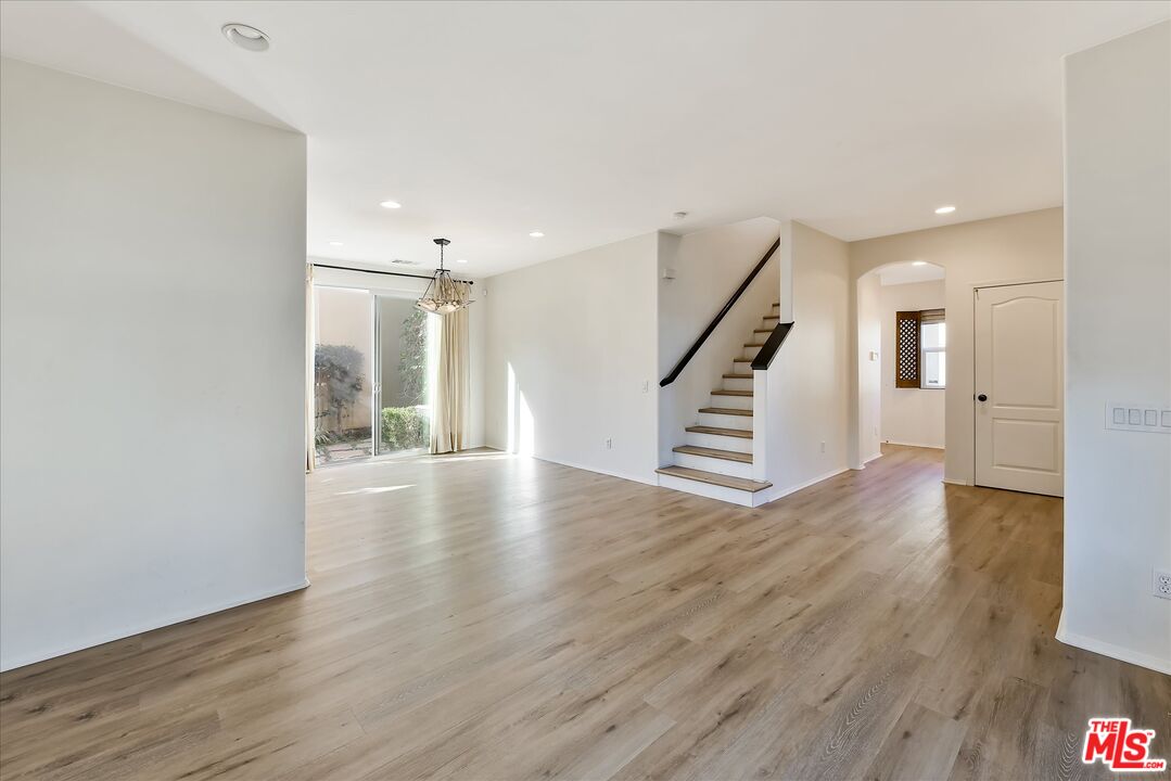 MLS #25533941 image #2