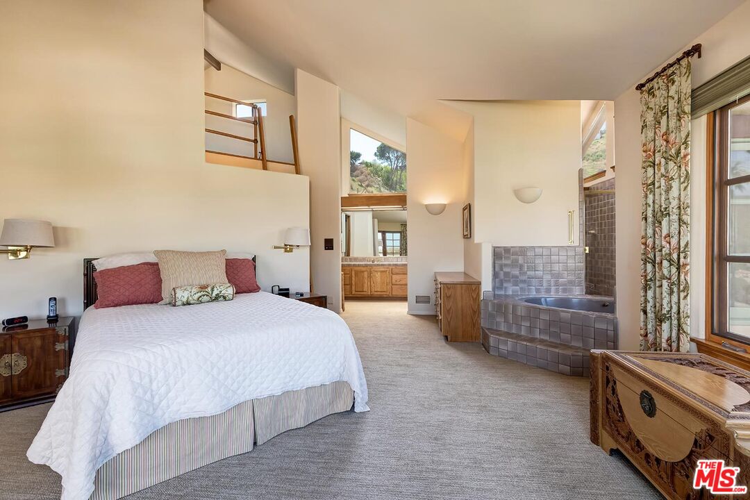 MLS #25537189 image #26