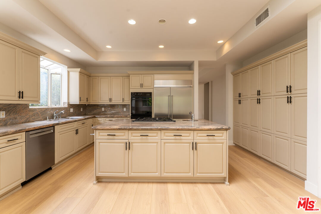 MLS #25539225 image #15