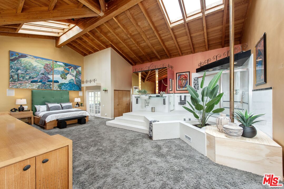 MLS #25540193 image #17