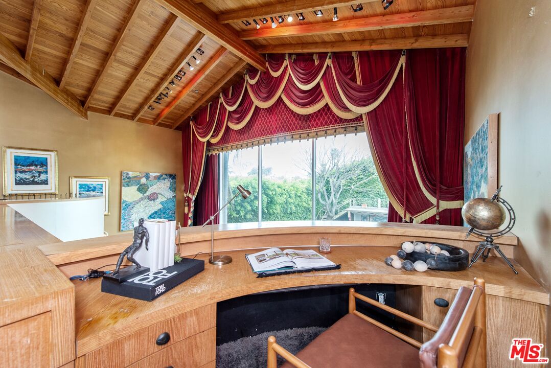 MLS #25540193 image #24