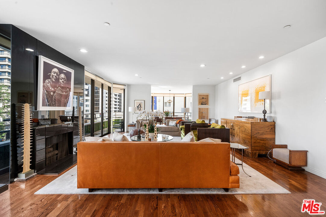 MLS #25542793 image #4