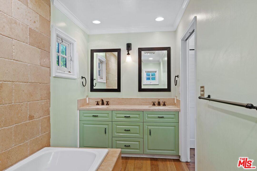 MLS #25542991 image #19