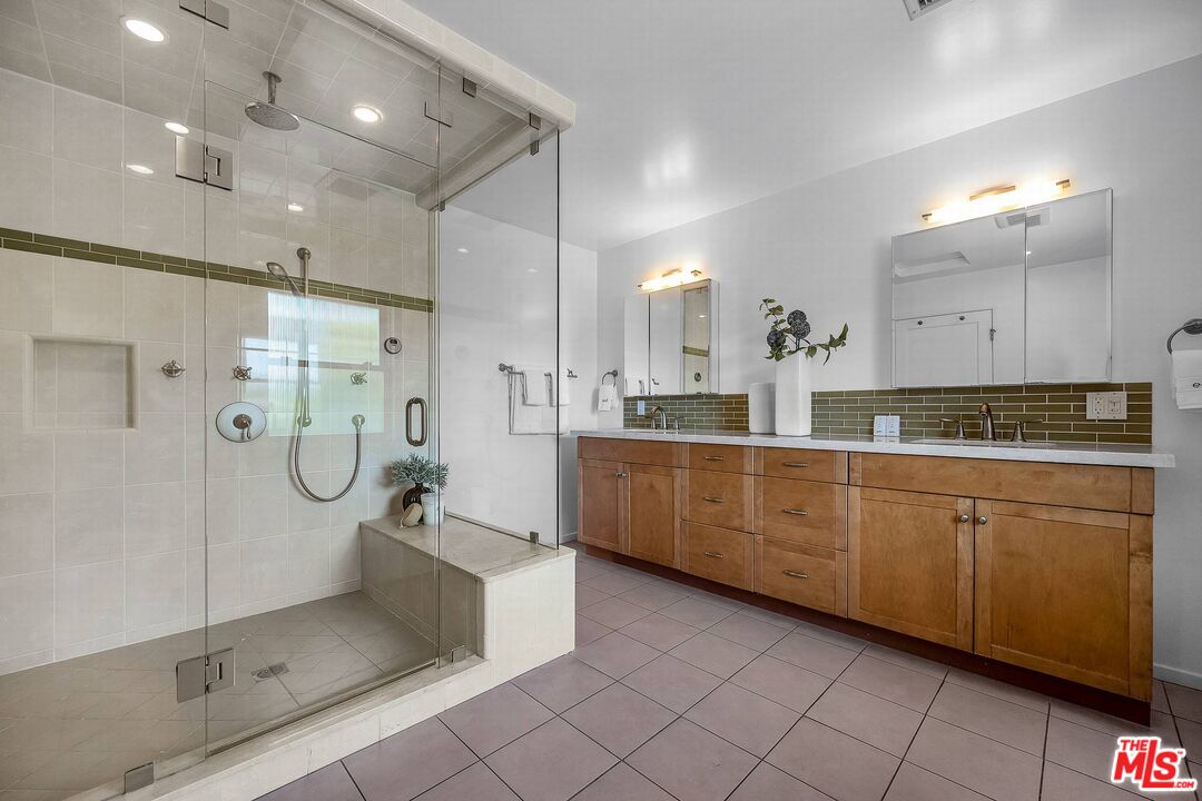 MLS #25543343 image #16